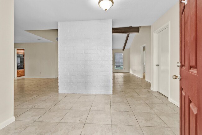 Foto del edificio - 3127 Wagon Trail Dr