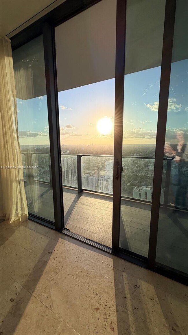 Foto del edificio - 88 SW 7th St