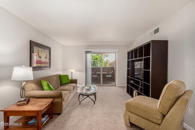 Foto del edificio - 5877 N Granite Reef Rd