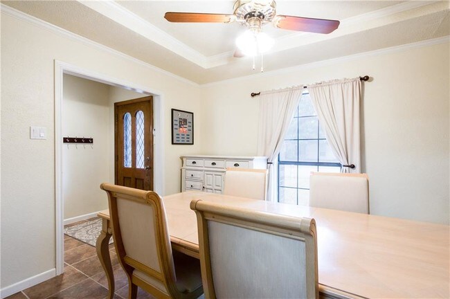 Building Photo - 512 Parish Pl