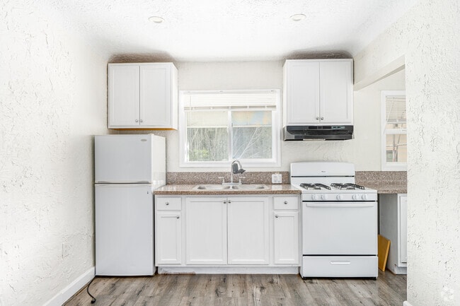 Interior Photo - Lexington Ave