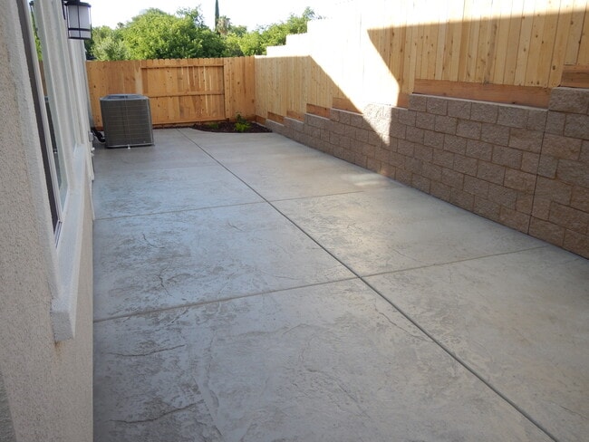 Building Photo - 3613 Misty Lake Dr