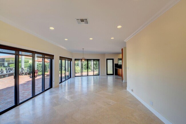 Foto del edificio - 1121 Bel Air Dr