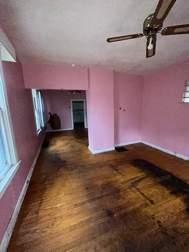 Foto del edificio - 4922 Davison Ave