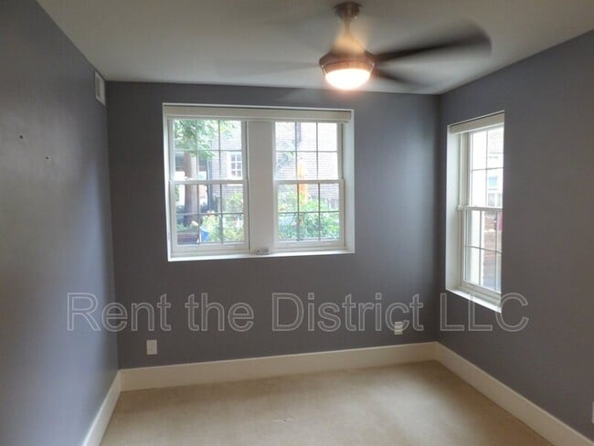 Foto del edificio - 2926 Porter St NW