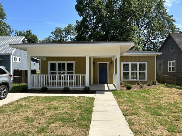 Foto principal - 2713 9th Ave SW