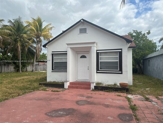 Foto del edificio - 2135 Lincoln St