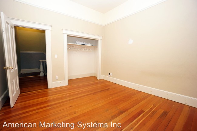 Foto del edificio - 2678 21st St