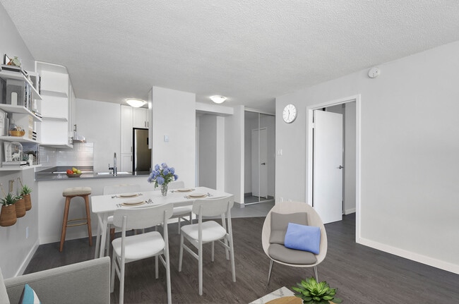 Building Photo - Central Plaza