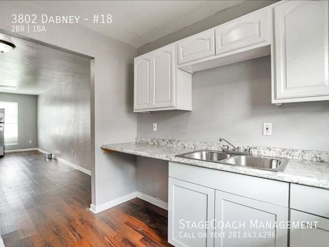 Foto del edificio - 3802 Dabney-#18