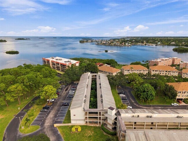 Foto del edificio - 2700 Bayshore Blvd