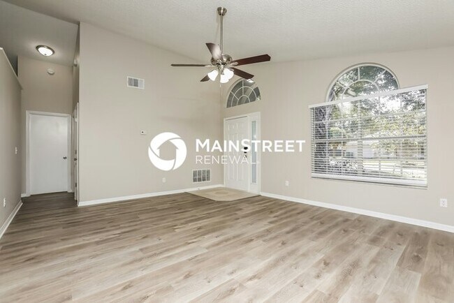 Foto del edificio - 3 Bedroom Pet-Friendly Home in EUSTIS, FL with Main Street Renewal