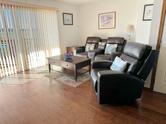 Building Photo - 7214 FIDDLER Ln