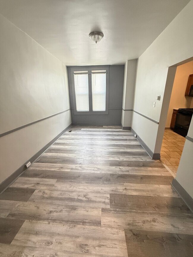 Foto del edificio - Charming 3-Bedroom Home for Rent with a Ya...