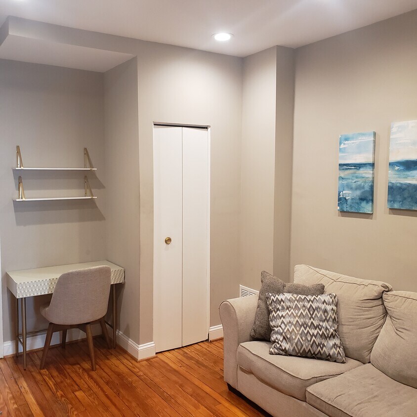 Foto principal - 4128 Falls Rd