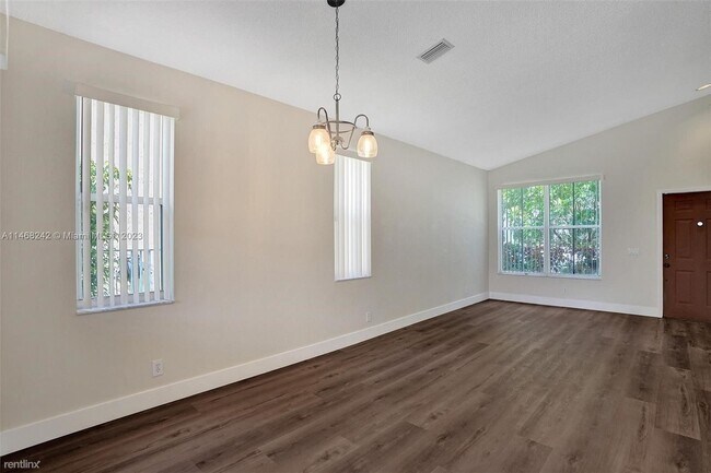 Building Photo - 3 br, 2 bath House - 955 Savannah Falls Dr
