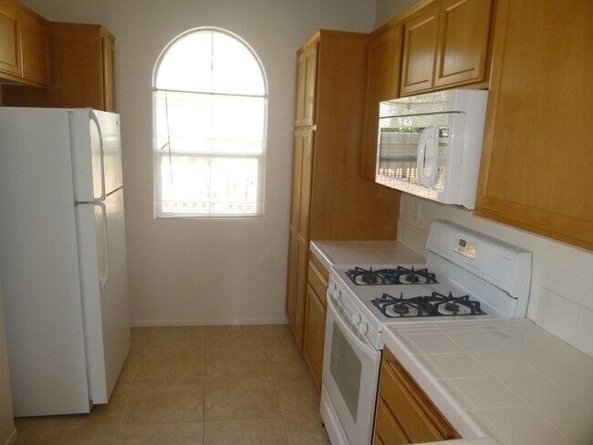 Foto del edificio - Lovely 3 story Home at Autumn Glen