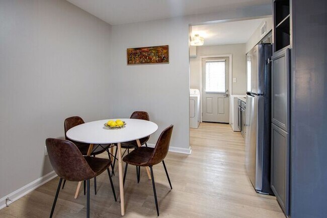 Building Photo - FIRST FULL MONTHS RENT FREE WITH A 13 MONT...