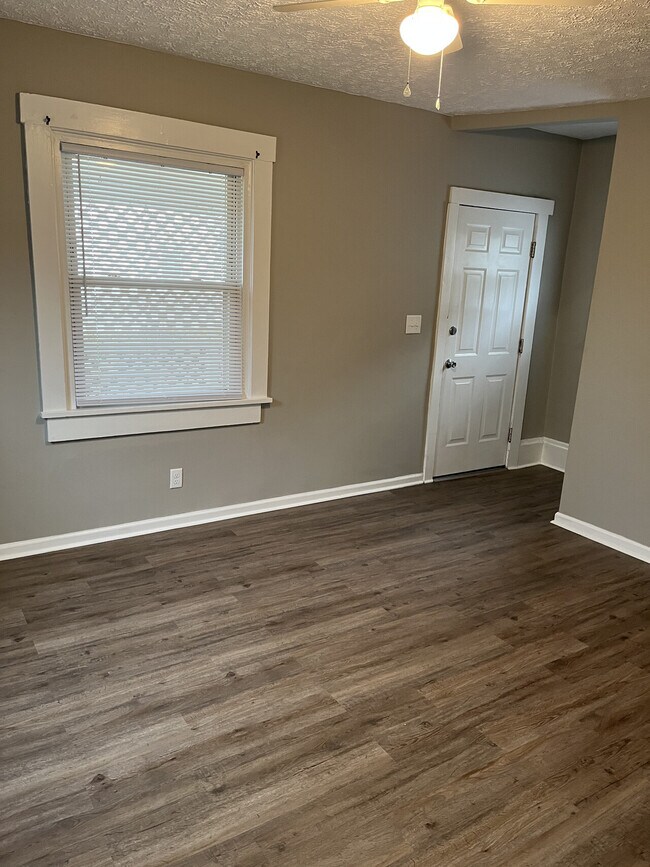 Foto del edificio - 1670 1/2 3rd St.