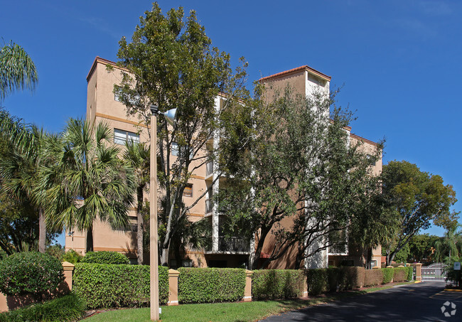 Building Photo - The Tennis Club II