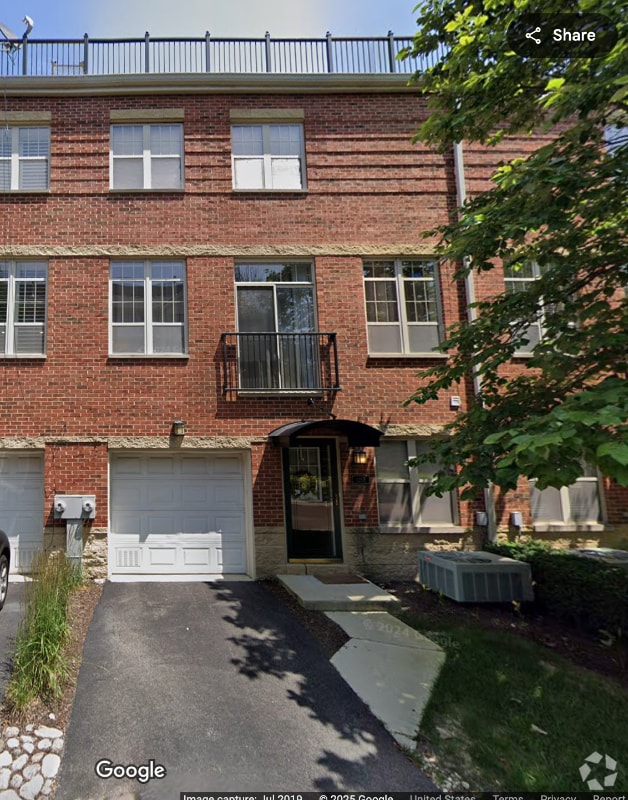 Building Photo - 3255 N Bay Ct