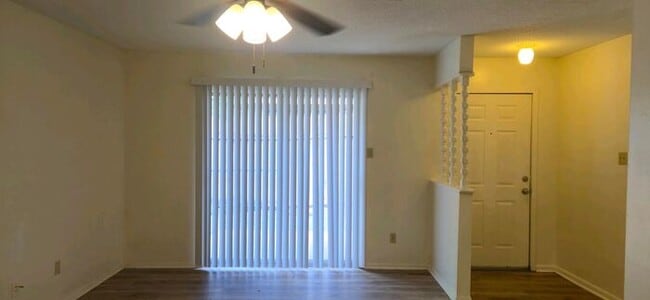Building Photo - Cozy 3 Bedroom Unit! Tour Today!