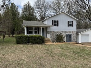 Building Photo - 10125 N Twin Springs Rd