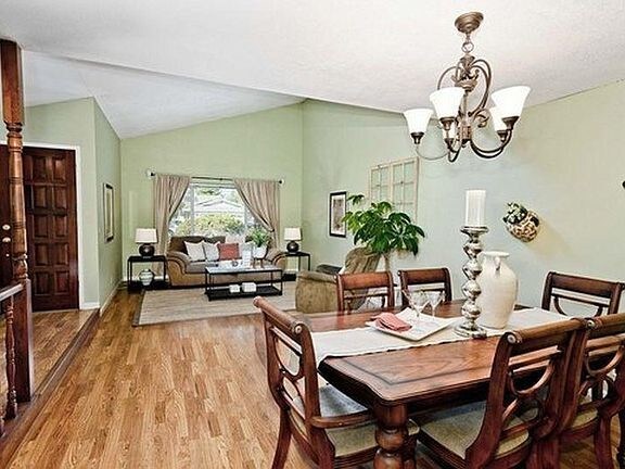 Building Photo - Sunny spacious single story 4 bedroom