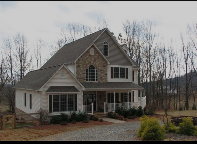 Building Photo - 90 Mountain Gap Dr