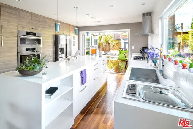 Foto del edificio - 3769 Greenwood Ave