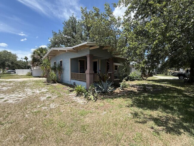 Foto del edificio - 714 Laurel Ave