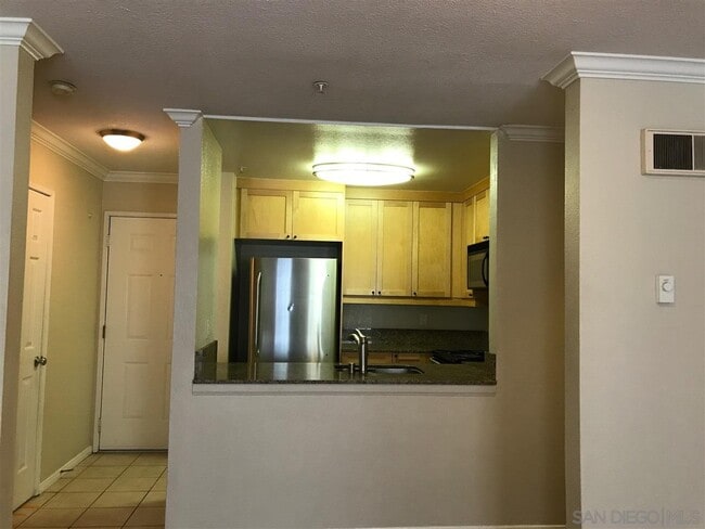 Building Photo - 3550 Lebon Dr