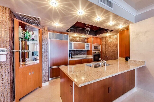 Building Photo - 17201 Collins Ave