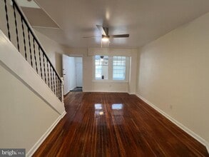 Building Photo - 254 W Sheldon St