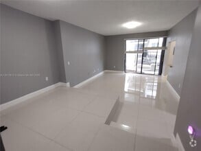 Building Photo - 6061 Collins Ave