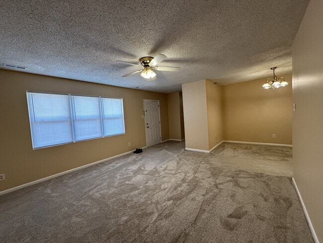 Foto del edificio - 502 Thyme Ct