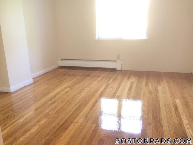 Foto del edificio - 109 Brainerd Rd