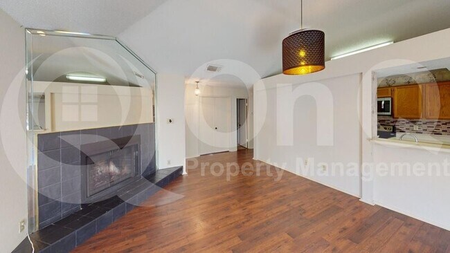 Foto del edificio - 564 Kirkland Dr