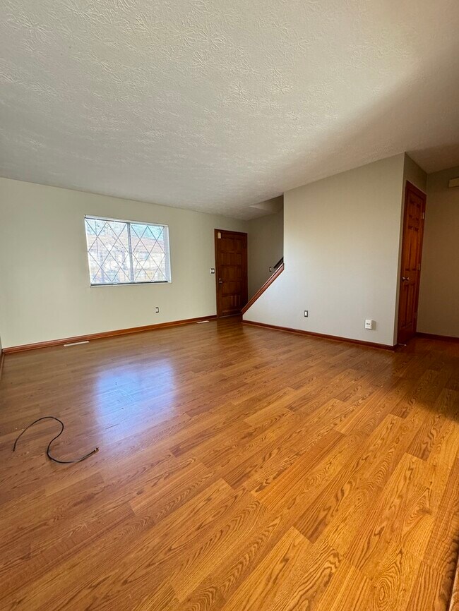 Building Photo - 3090 Highcliff Ct