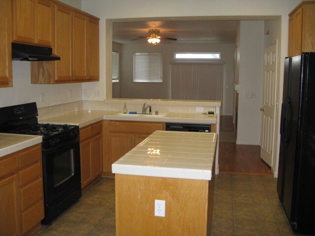 Building Photo - 3147 Blue Bells Ct