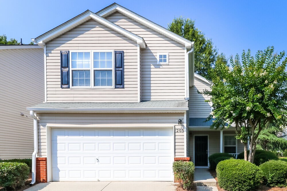 Primary Photo - 203 Swanee Ln