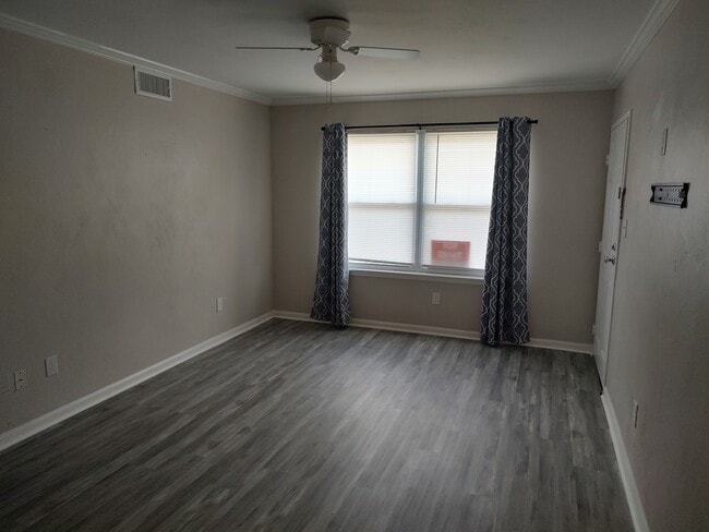 Building Photo - 807 Spencer Ct