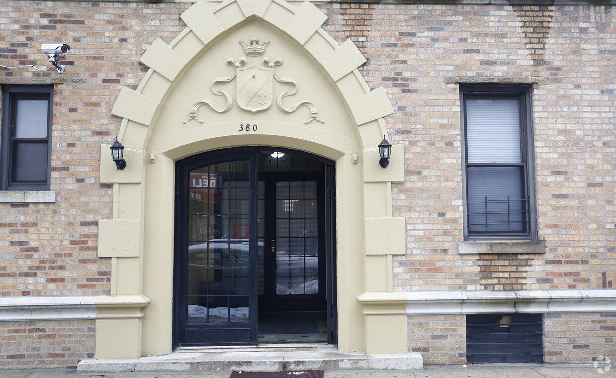 Building Photo - 380 92nd St