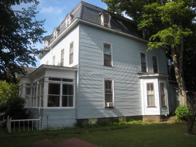 Building Photo - 902 Diamond Park