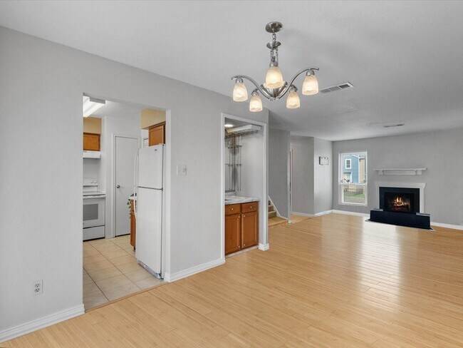 Building Photo - 18515 Egret Bay Blvd