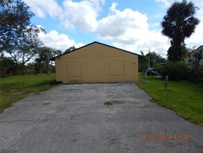 Building Photo - 210 Charlotte Ave