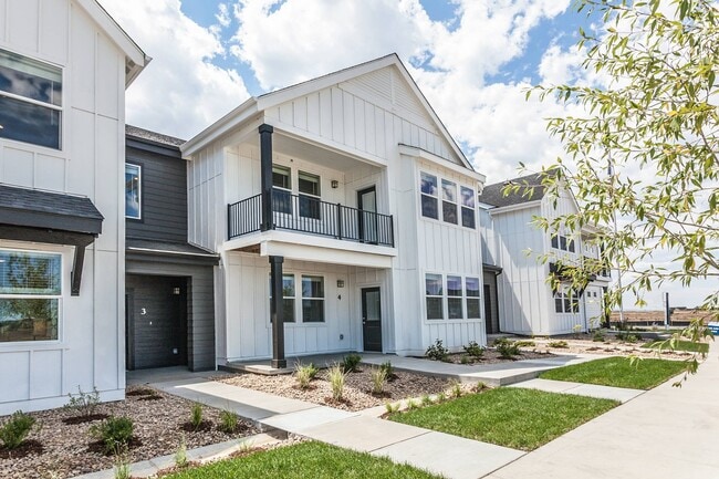 Building Photo - Bloom Rental Living