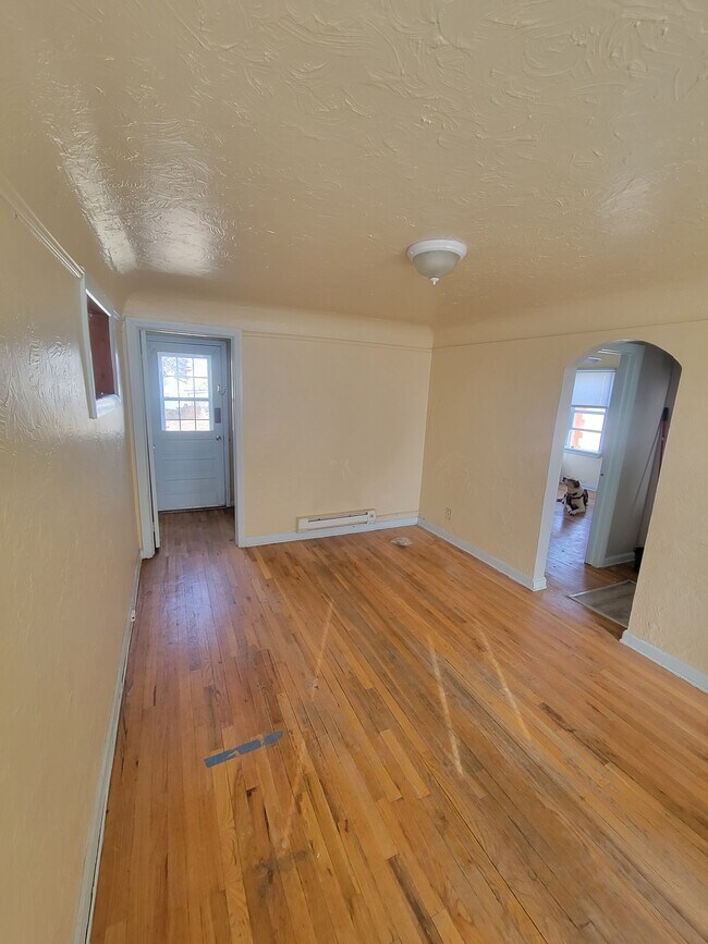 Foto del edificio - 2406 E 10th St