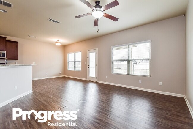 Foto del edificio - 324 Concord Terrace