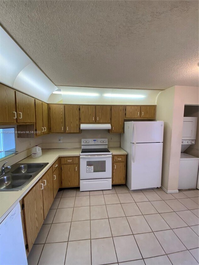 7951 Southgate Blvd Unit F12, North Lauderdale, FL 33068 Condo for